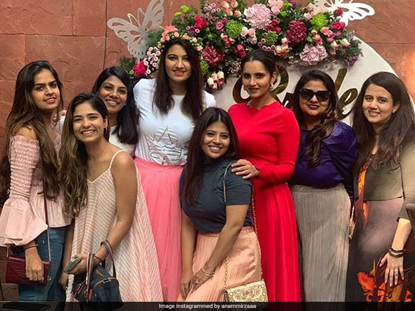 Anam Mirza's Bridal Shower Pictures And Videos With Sister Sania ...