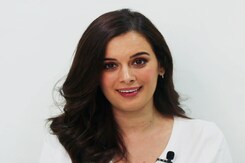 Evelyn Sharma On Seams For Dreams And Why Christmas Is Her Favourite Time Of Year Evelyn Sharma On Seams For Dreams And Why Christmas Is Her Favourite Time Of Year