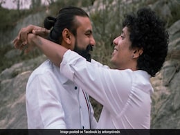 केरल के सेम-सेक्स कपल ने कराया प्री-वेडिंग शूट, तस्वीरों में दिखाया अपना खूबसूरत प्यार केरल के सेम-सेक्स कपल ने कराया प्री-वेडिंग शूट, तस्वीरों में दिखाया अपना खूबसूरत प्यार