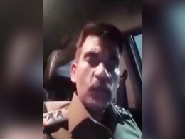 दिल्ली पुलिस की वर्दी पहने 'गोली मारने की धमकी' देने वाला शख्स गिरफ्तार, वायरल VIDEO की सच्चाई आई सामने दिल्ली पुलिस की वर्दी पहने 'गोली मारने की धमकी' देने वाला शख्स गिरफ्तार, वायरल VIDEO की सच्चाई आई सामने