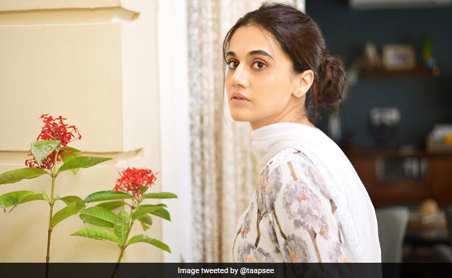 Taapsee Pannu Tweets New Film <i>Thappad</i>'s Release Date; Director Anubhav Sinha Says 'No One Told Me'