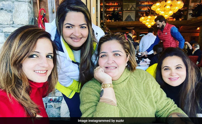 Sussanne Khan Posts Pic With Hrithik's Sister Sunaina Roshan From France