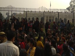 HRD Ministry Agrees To Amend Recruitment Rules After Meeting With Protesting DU Teachers HRD Ministry Agrees To Amend Recruitment Rules After Meeting With Protesting DU Teachers