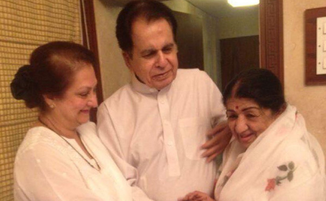 After Lata Mangeshkar Returns Home, Dilip Kumar Tweets 'Overjoyed That My <I>Chhoti Behen</I> Is Feeling Much Better'