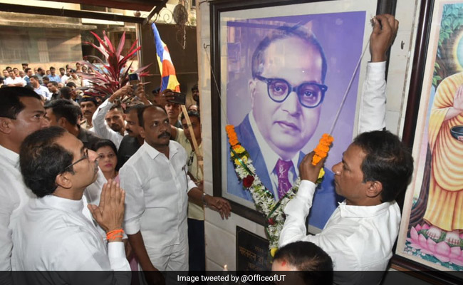 BR Ambedkar 63rd Death Anniversary: PM Modi, Uddhav Thackeray, Other Leaders Pay Floral Tribute