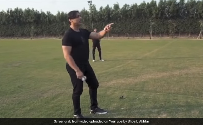 शोएब अख्तर ने इस सुपरस्टार को किया चैलेंज, बोले-मेरी एक बॉल टच करके दिखा- देखें Video