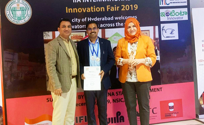 IIT Kanpur's Incubation Center Bags 'Best Incubator Award'