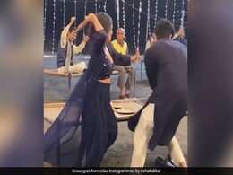 Neha Kakkar Video: नेहा कक्कड़ ने सेट पर अपने को-स्टार को बेलन लेकर दौड़ाया, वायरल हुआ वीडियो Neha Kakkar Video: नेहा कक्कड़ ने सेट पर अपने को-स्टार को बेलन लेकर दौड़ाया, वायरल हुआ वीडियो