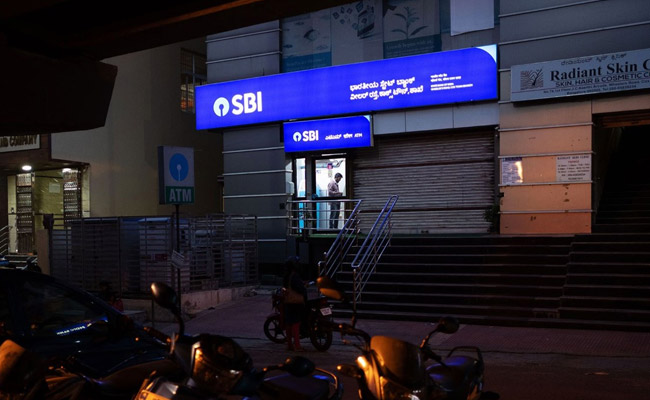 SBI ने एक महीने में दूसरी बार कम की ब्‍याज दरें, कार और होम लोन होंगे सस्‍ते