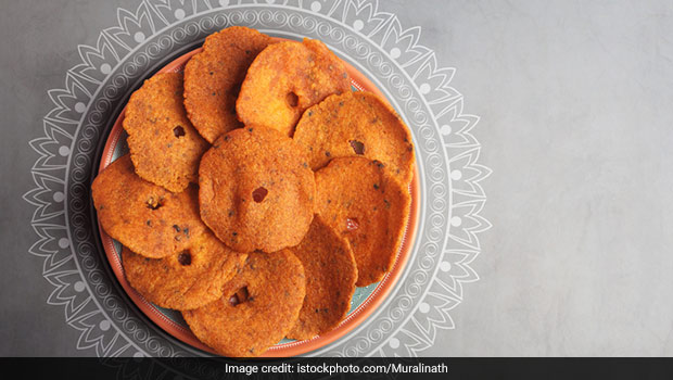 Indian Cooking Tips: How To Make Thattai, South India's Famous Rice Cracker (Recipe Video Inside)