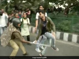 JNU Students Lathi-Charged By Cops During Protest In Delhi Over Fee Hike JNU Students Lathi-Charged By Cops During Protest In Delhi Over Fee Hike
