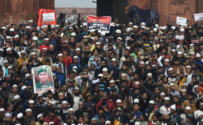 Bhim Army's Chandrashekhar Gives Cops The Slip At Delhi's Jama Masjid