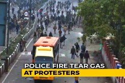 Violence In East Delhi Over Citizenship Act, Stones Thrown, Tear Gas Violence In East Delhi Over Citizenship Act, Stones Thrown, Tear Gas