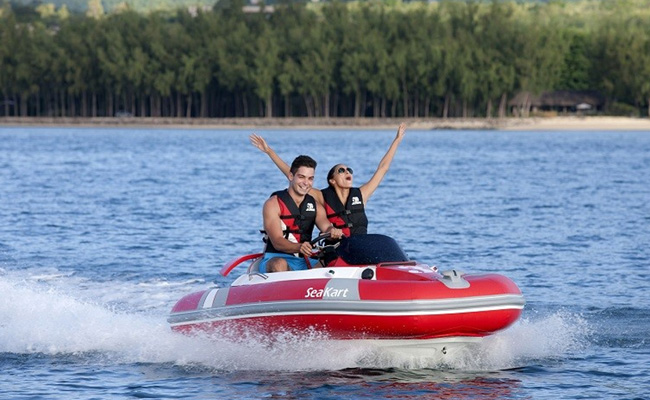 Planning An All-Girls' Trip To Mauritius? Here's How To Do It On A Budget