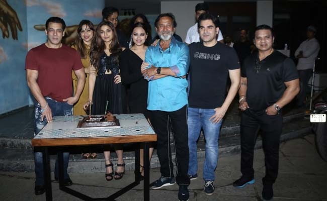 Salman Khan, Sonakshi Sinha And Team <i>Dabangg</i> Made Saiee Manjrekar's Birthday Special