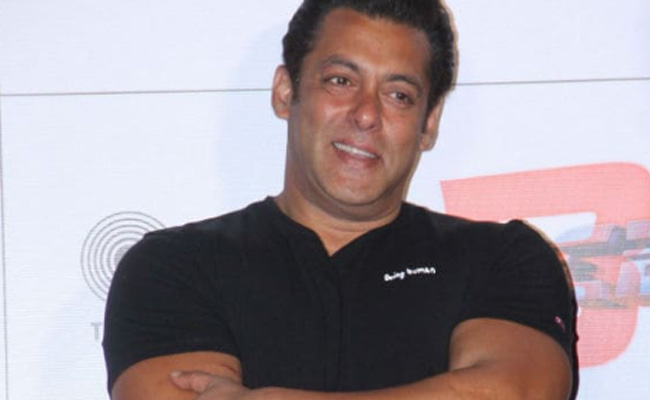 Teen Allegedly Sends Hoax Bomb Alert For Salman Khan's Home, Case Filed