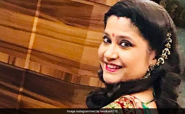 रेणुका शहाणे को बिजली बिल ने दिया झटका, एक्ट्रेस ने Tweet कर कहा- 5510 रुपये 18080 रुपये कैसे बन सकते हैं?