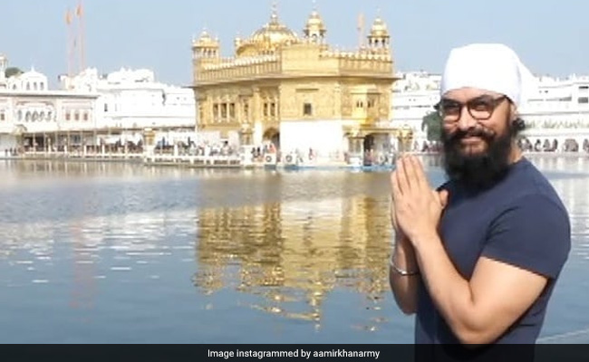 Aamir Khan Visits Golden Temple Before Filming <i>Laal Singh Chaddha</i>. See Viral Pics