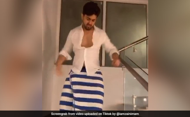 दलेर मेहंदी के सॉन्ग पर यह एक्टर कर रहा था टॉवल डांस, तभी हुआ ऐसा...देखें फनी Video