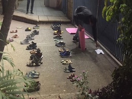 CAA Protest: पथराव और लाठीचार्ज की खबरों के बीच IIM के छात्र ऐसे कर रहे हैं प्रदर्शन कि तस्वीरें हुईं वायरल CAA Protest: पथराव और लाठीचार्ज की खबरों के बीच IIM के छात्र ऐसे कर रहे हैं प्रदर्शन कि तस्वीरें हुईं वायरल