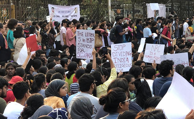 Hundreds Protest Against Citizenship Act, Citizens' List In Mumbai's August Kranti Maidan