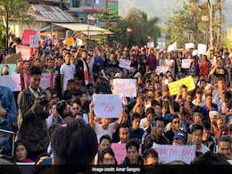 Students In Itanagar Protest Citizenship Act, Voice Solidarity With Assam Students In Itanagar Protest Citizenship Act, Voice Solidarity With Assam