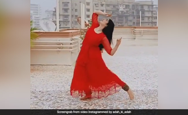 इस बॉलीवुड एक्ट्रेस ने Jingle Bells पर किया कथक, Video देख क्रिसमस हो जाएगा और भी खास