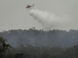 Bushfires Reach Melbourne As Heatwave Fans Australia Blazes Bushfires Reach Melbourne As Heatwave Fans Australia Blazes