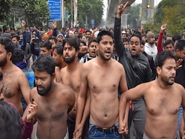 जामिया और AMU के छात्रों के साथ आए तीन IITs के छात्र, कहा- यदि हम अब भी कुछ नहीं बोले तो... जामिया और AMU के छात्रों के साथ आए तीन IITs के छात्र, कहा- यदि हम अब भी कुछ नहीं बोले तो...
