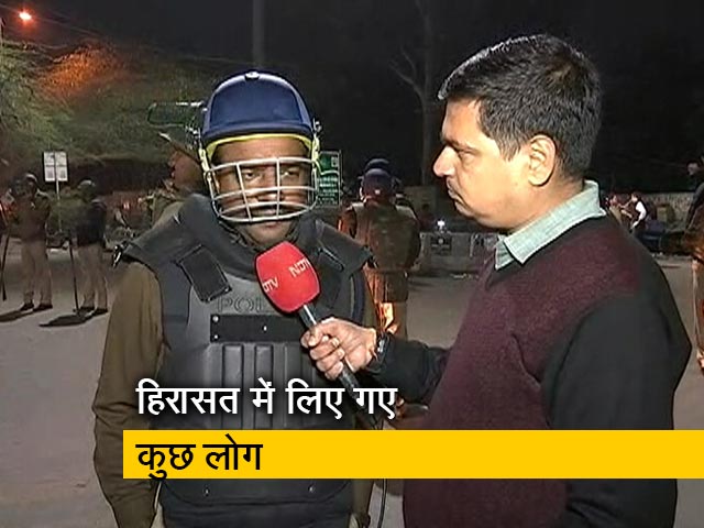 जामिया नगर हिंसा के बाद पुलिस ने कहा- स्थिति नियंत्रण में