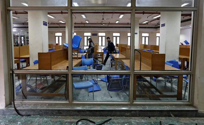 जामिया हिंसा : दिल्ली पुलिस ने 10 छात्रों को नोटिस देकर पूछताछ में हाजिर होने को कहा