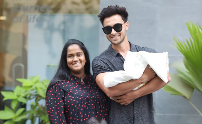 Arpita Khan Sharma And Aayush Sharma Take Baby Ayat Home. See Pics