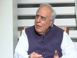 नागरिकता संशोधन बिल पास होने के बाद अमित शाह पर कपिल सिब्बल ने साधा निशाना, कहा- शुक्र है कि वह जज नहीं हैं... नागरिकता संशोधन बिल पास होने के बाद अमित शाह पर कपिल सिब्बल ने साधा निशाना, कहा- शुक्र है कि वह जज नहीं हैं...