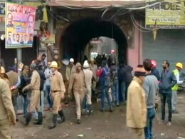 दिल्ली फायर ट्रेजडी पर बॉलीवुड डायरेक्टर ने शेयर किए मृतक के आखिरी शब्द, '...बड़े होने तक बच्चों को देख लेना...' दिल्ली फायर ट्रेजडी पर बॉलीवुड डायरेक्टर ने शेयर किए मृतक के आखिरी शब्द, '...बड़े होने तक बच्चों को देख लेना...'