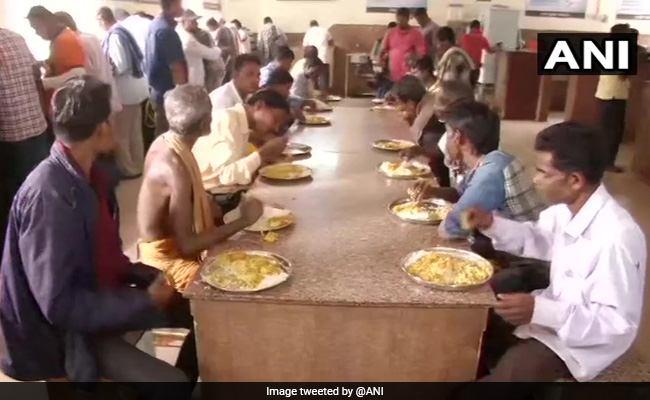 In Bhubaneswar, Exchange Plastic Waste For A Meal