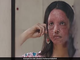 Chhapaak Trailer: दीपिका पादुकोण की 'छपाक' का ट्रेलर रिलीज, रोंगटे खड़े कर देने वाली एक्टिंग उड़ा देगी होश Chhapaak Trailer: दीपिका पादुकोण की 'छपाक' का ट्रेलर रिलीज, रोंगटे खड़े कर देने वाली एक्टिंग उड़ा देगी होश