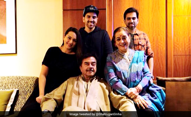 "Warm Birthday Wishes For Sonia Gandhi": Shatrughan Sinha And Family