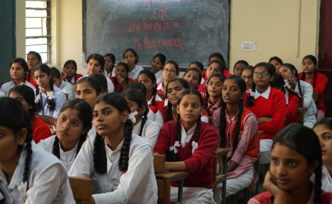 महाराष्ट्र के स्कूलों में संविधान की प्रस्तावना का पाठ करना अनिवार्य किया गया