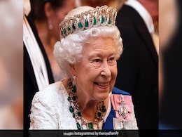 Royal Job Alert: Queen Elizabeth Is Looking For A Social Media Director On LinkedIn Royal Job Alert: Queen Elizabeth Is Looking For A Social Media Director On LinkedIn