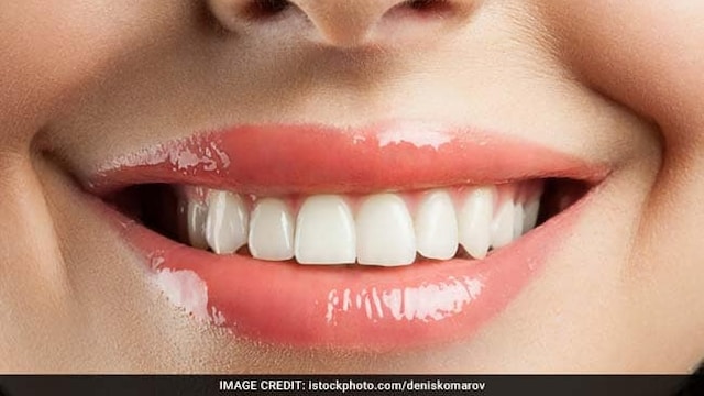 Consuming hot beverages can weaken the enamel of our teeth