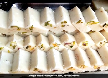 This Halwai-Style Maida Barfi Recipe Needs Only 2 Ingredients And 10 Minutes, Tried It Yet? This Halwai-Style Maida Barfi Recipe Needs Only 2 Ingredients And 10 Minutes, Tried It Yet?