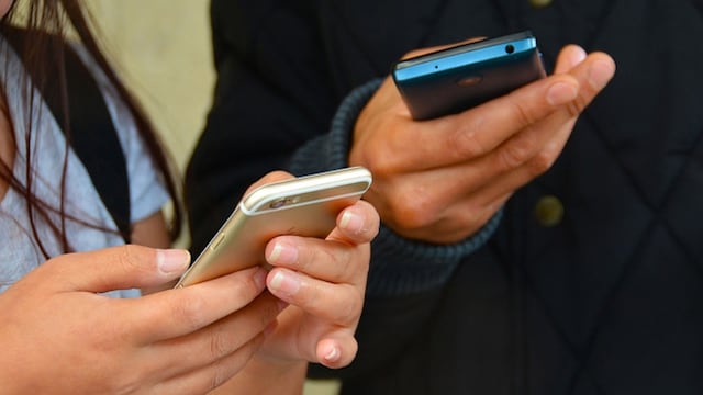Too much use of social media in kids can affect eating pattern