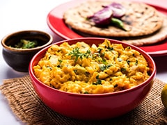 Indian Cooking Tips: How To Make Traditional Maharashtrian Pithla At Home (Recipe Video Inside) Indian Cooking Tips: How To Make Traditional Maharashtrian Pithla At Home (Recipe Video Inside)