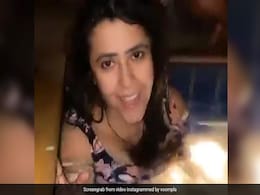 एकता कपूर ने 'नागिन 5' के लिए स्विमिंग पूल में लिया ऑडिशन, धमाकेदार वीडियो हुआ वायरल एकता कपूर ने 'नागिन 5' के लिए स्विमिंग पूल में लिया ऑडिशन, धमाकेदार वीडियो हुआ वायरल