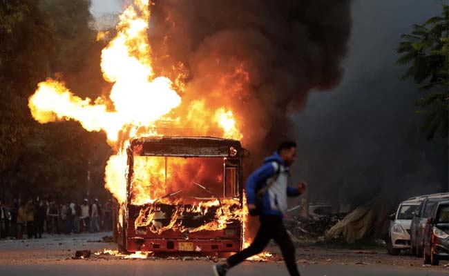 दिल्‍ली : जामिया नगर हिंसा की तस्वीरें आईं सामने, पुलिस ने 4 CCTV फुटेज जारी किए