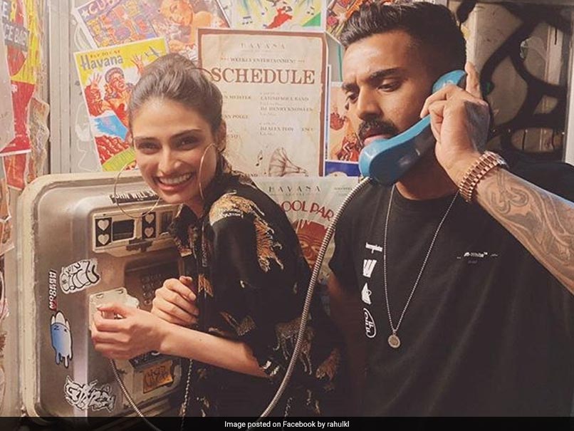 Suniel Shetty Reacts To Daughter Athiya's Picture With KL Rahul