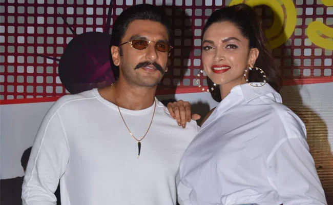 How Excited Is Ranveer Singh About Going To U2's First Ever India Concert With Deepika Padukone? Very