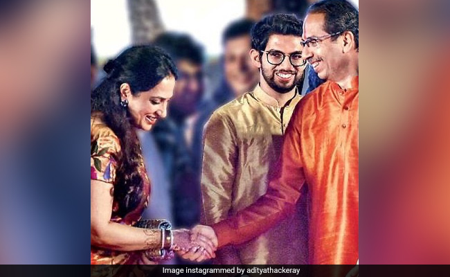 बेटे आदित्‍य ने शेयर की पापा उद्धव के शपथ समारोह की ये तस्‍वीर, लिखा, ये पल लगते हैं...