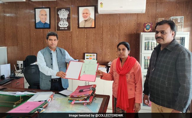 Woman Who Settled In Pak Post Marriage Returns To India, Gets Citizenship