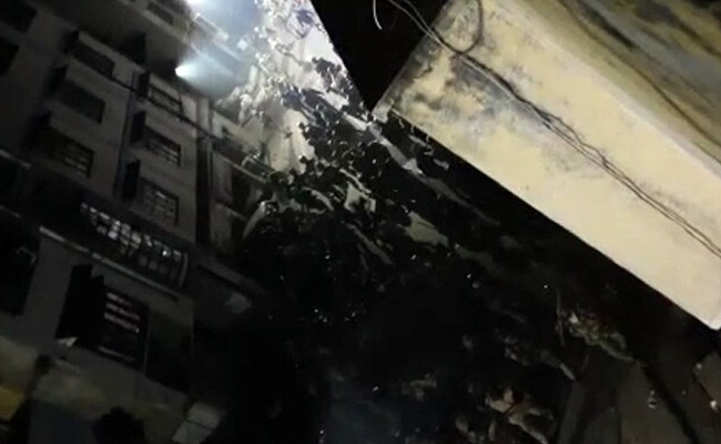 Video Shows Cops Vandalising Shops, Vehicles In UP's Kanpur Amid Protests